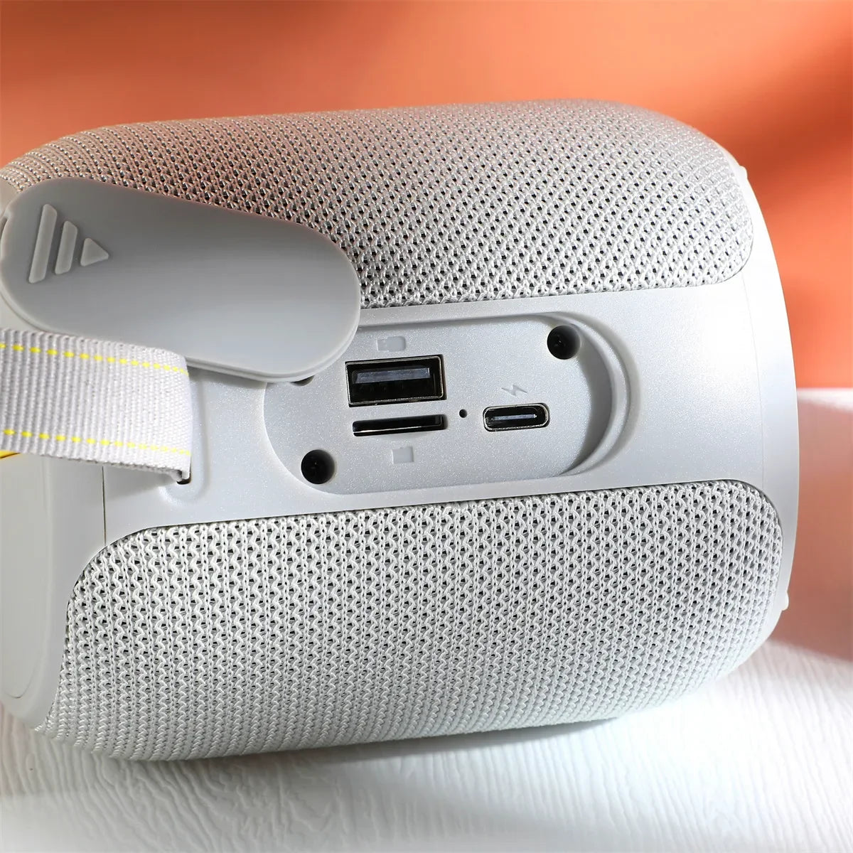 Bluetooth დინამიკი-პორტატული, TG673 5W.